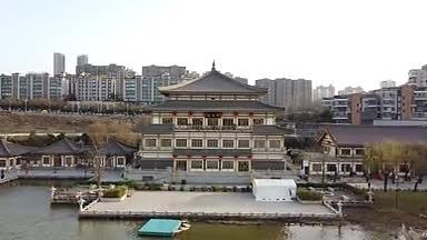 曲江池公园南湖古代建筑中心岛屿4K航拍视频的预览图